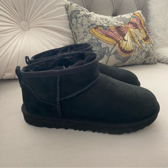 UGG Classic Ultra Mini Boots Kid’s 6 (Will Fit a Women’s 8) NWOB - Picture 10 of 14